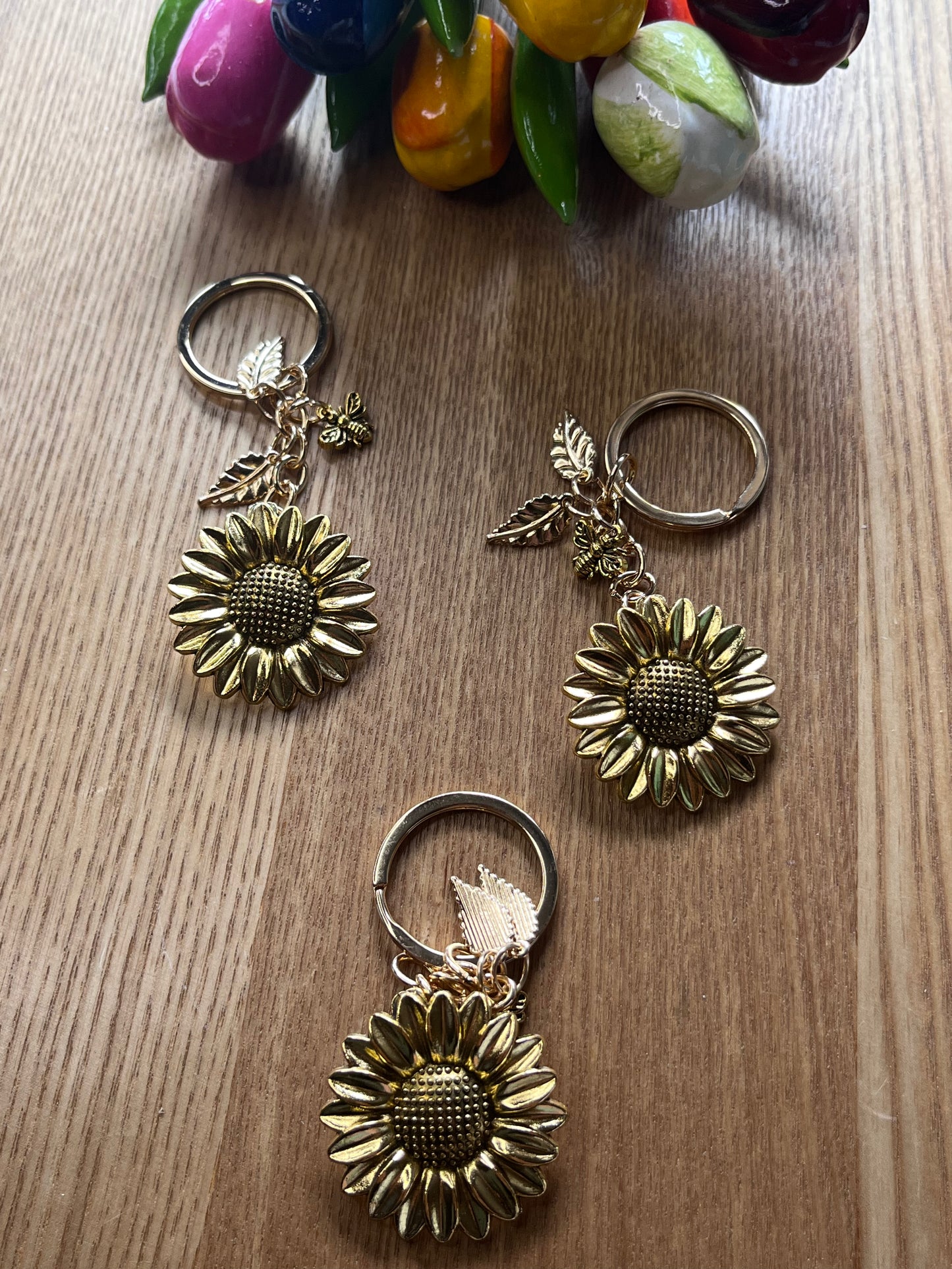 Goldener Sonnenblumenanhänger