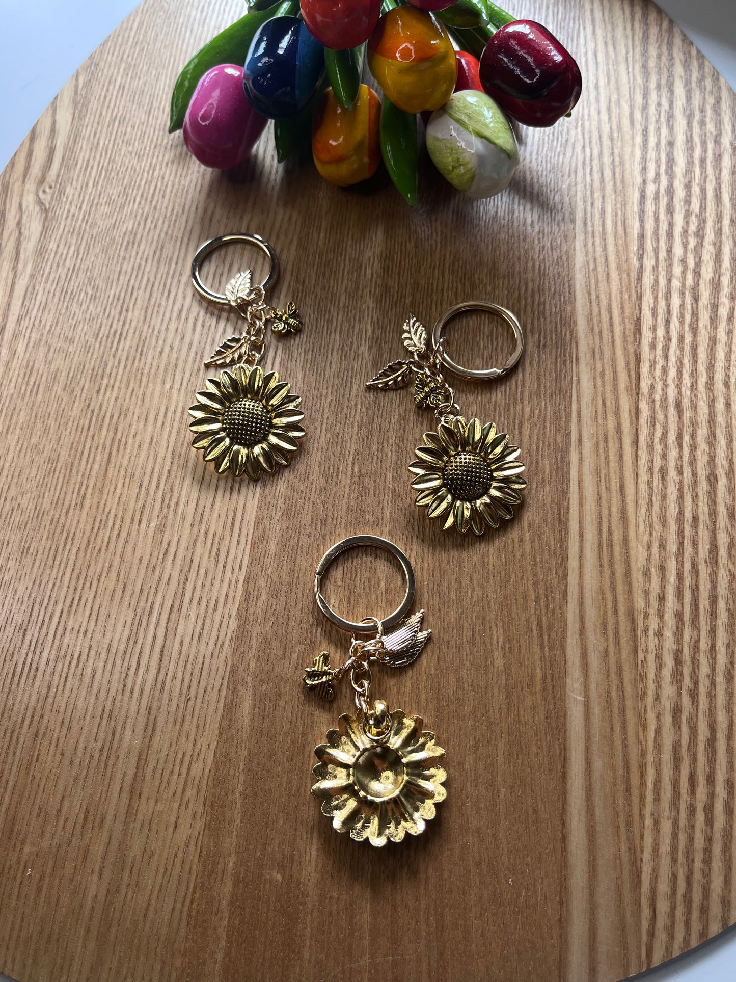 Goldener Sonnenblumenanhänger